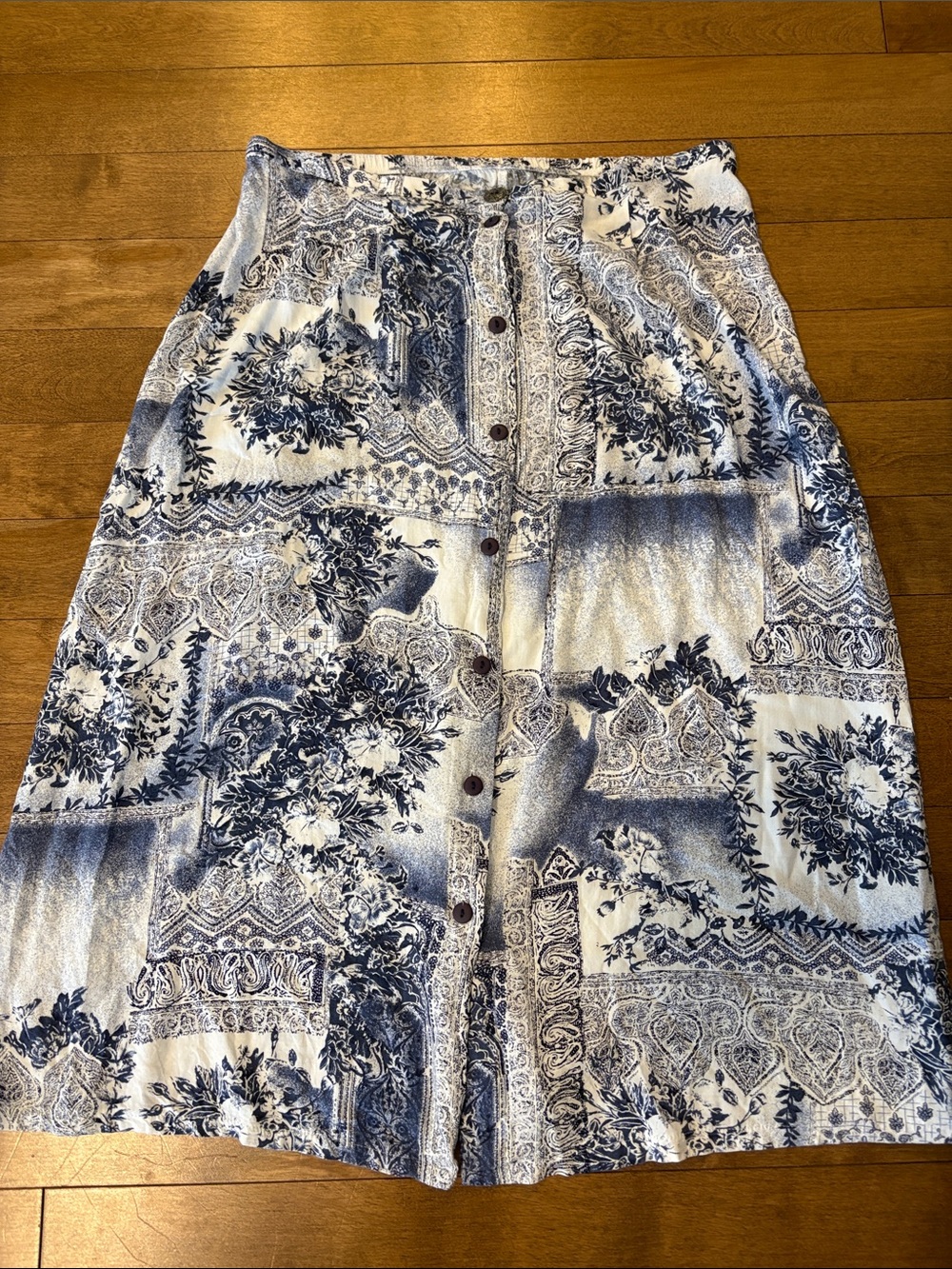 Button-Front Printed Midi Skirt in Navy and White